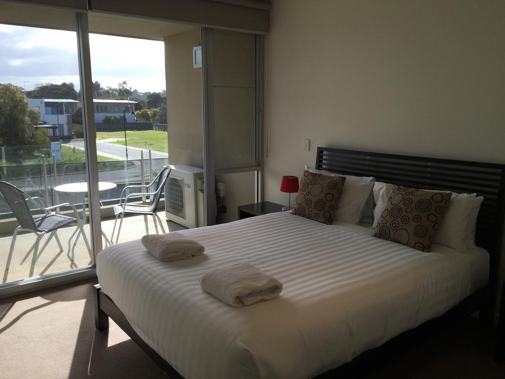 Onshore Torquay Rum bild
